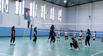 okul-sporlarinda-voleybol-heyecani-devam-ediy-19950290_amp