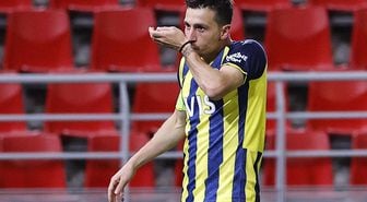 taraftarlar-saskin-fenerbahcede-mert-hakan-yandas_259b88f114_amp